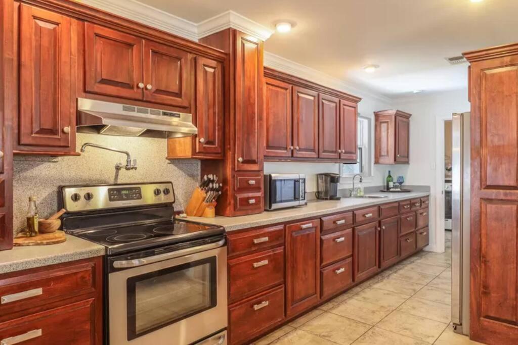 4/3 Home Centrally Located, Beach, Casino, Airport, Dining, Golfing, Shopping, Entertainment กัลฟ์พอร์ต ภายนอก รูปภาพ