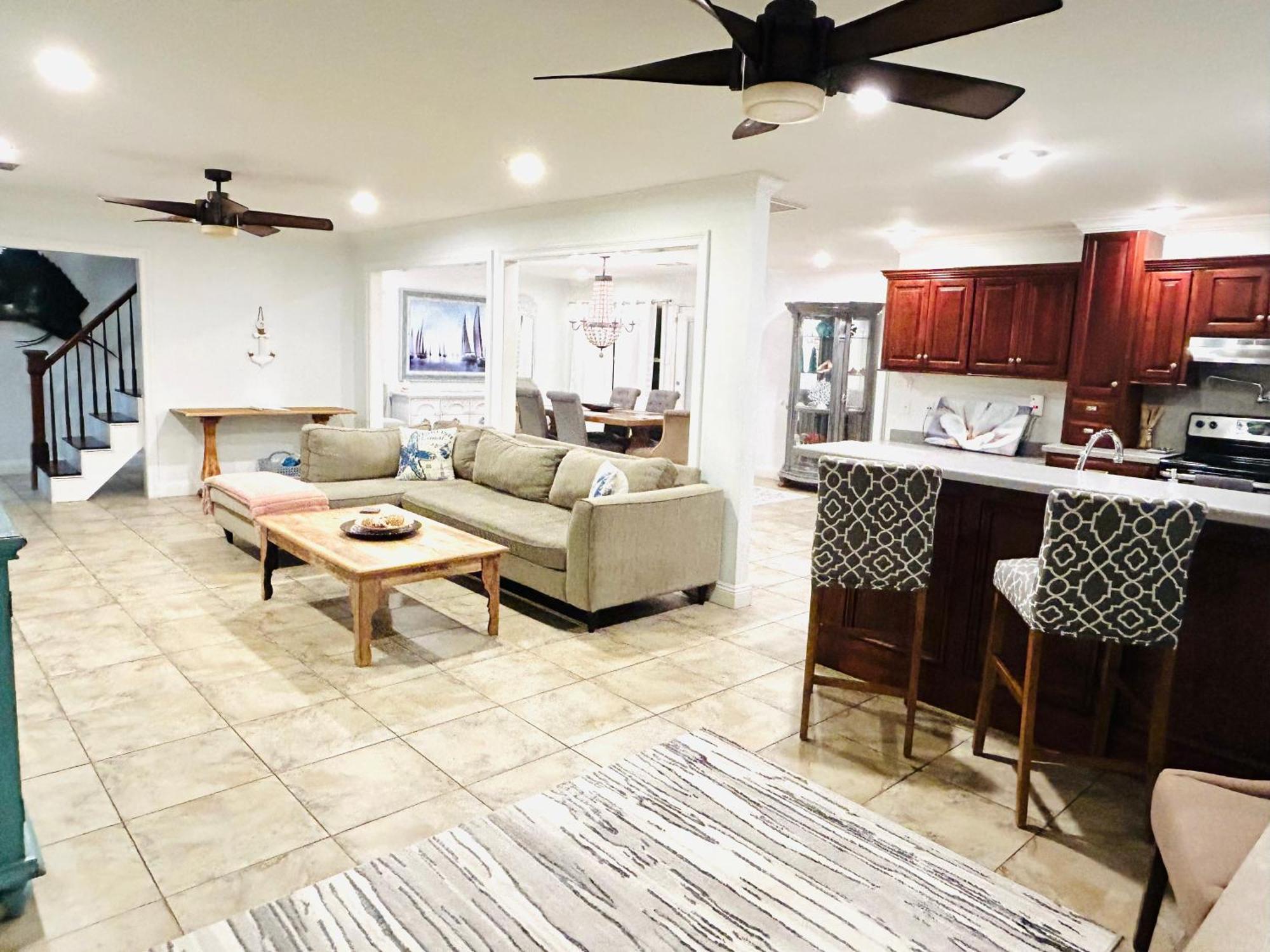 4/3 Home Centrally Located, Beach, Casino, Airport, Dining, Golfing, Shopping, Entertainment กัลฟ์พอร์ต ภายนอก รูปภาพ