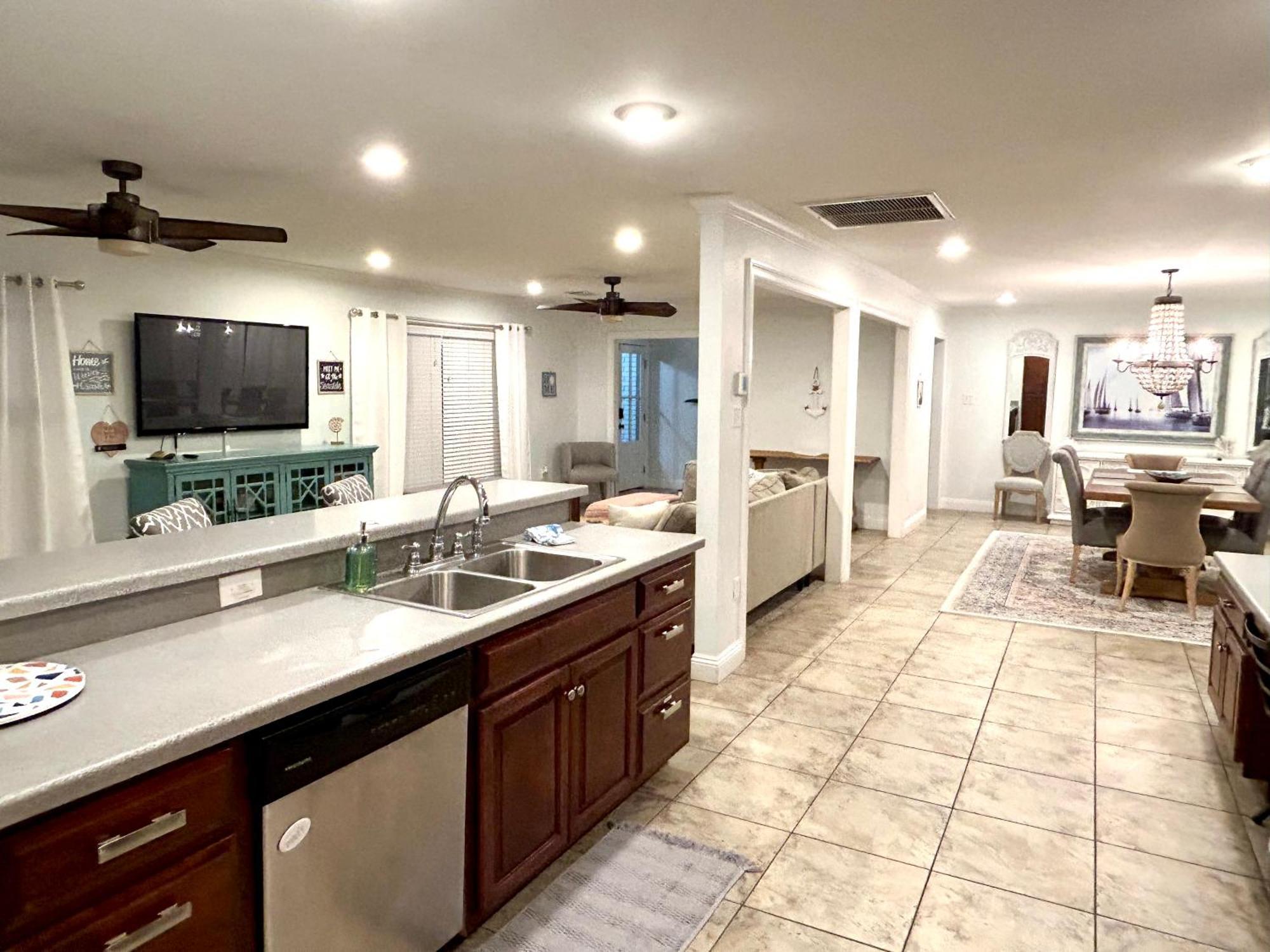 4/3 Home Centrally Located, Beach, Casino, Airport, Dining, Golfing, Shopping, Entertainment กัลฟ์พอร์ต ภายนอก รูปภาพ